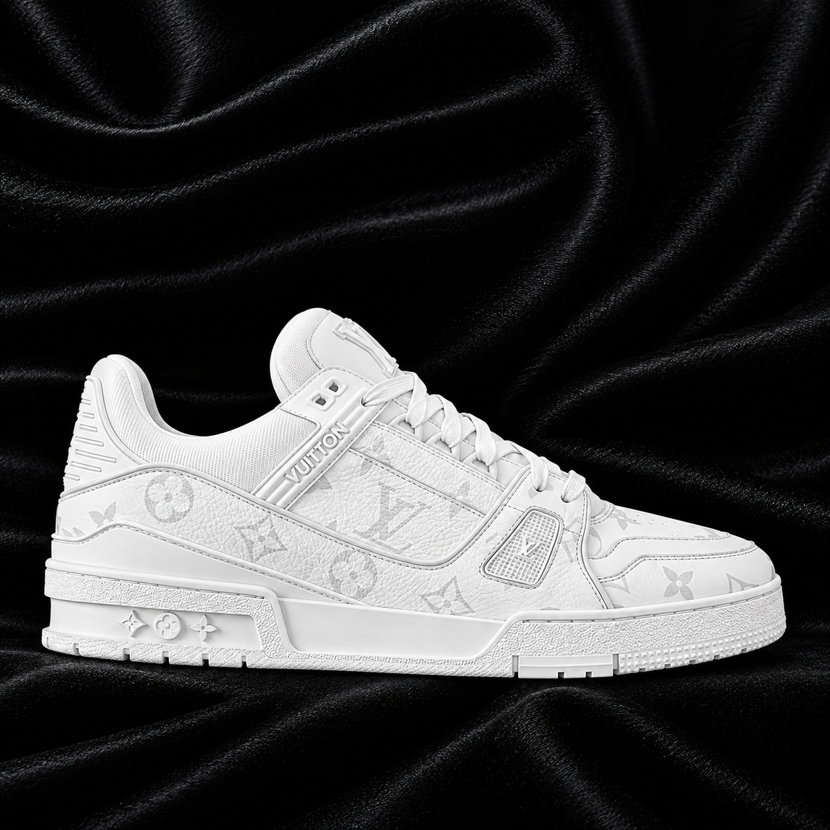 LOUIS VUITTON TRAINER WHITE